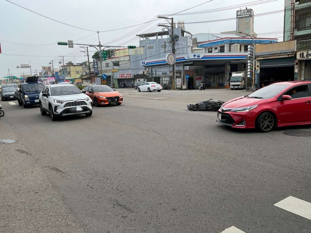 【有片】中壢騎士鬼切遭擊落 運將無奈:戰爭攔截導彈都沒我準