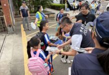暑假再見!壢警開學日前進校園 創意小物宣導交通安全