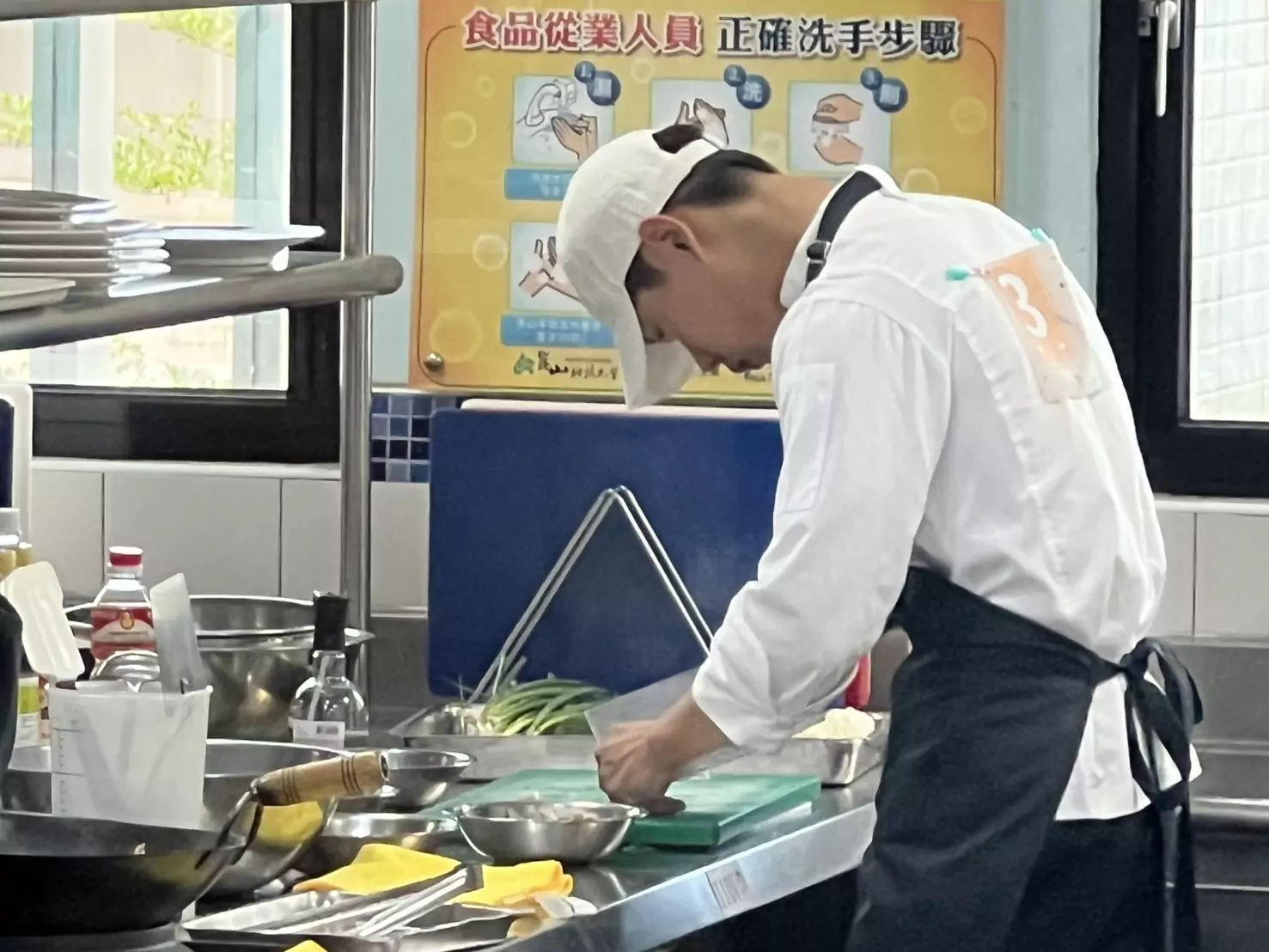 全國首惜廚師甄選吸引570人角逐 桃園選手脫穎而出拿下廚神獎 桃園少年食神吳添豪勇奪全國首惜廚師「首惜廚神獎」 以邊角料翻轉惜食教育共4張 0