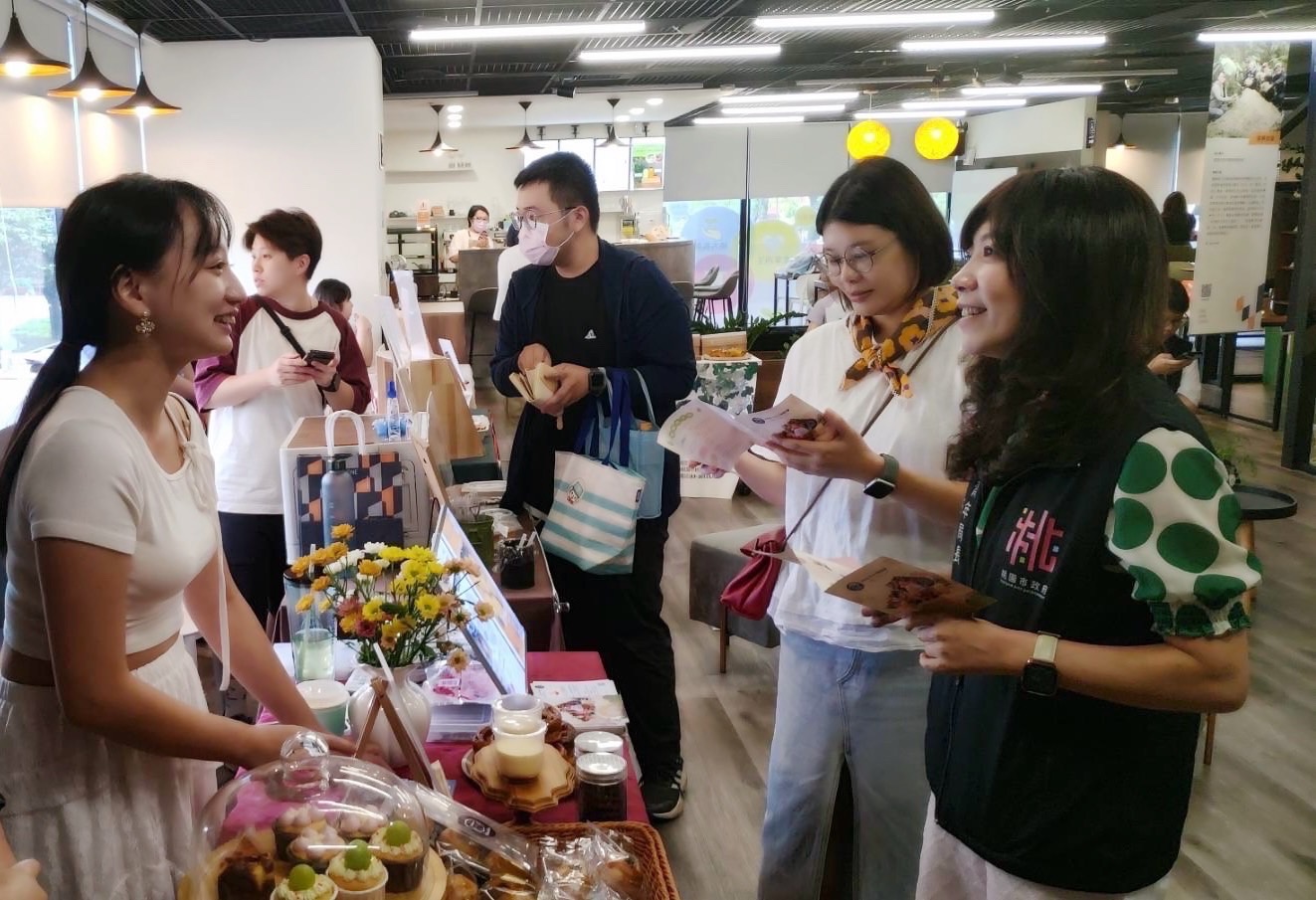 桃園市政府青年事務局局長侯佳齡與市集團隊交流 0