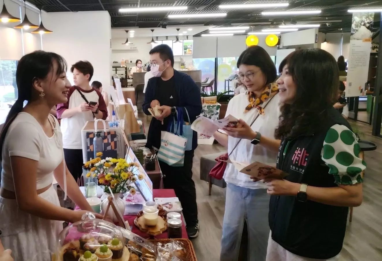 桃園市政府青年事務局局長侯佳齡與市集團隊交流 0
