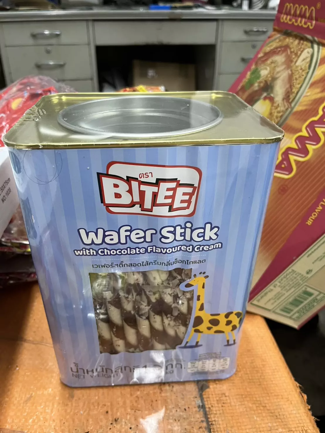 毒品包裹內容物 餅乾鐵罐2