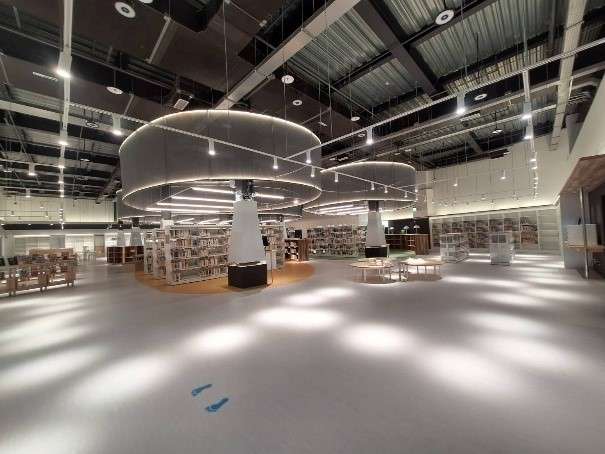 桃市圖青埔智慧科技分館正式啟用 全台首創「機器人預約自助取書區」 01 青埔智慧科技分館完工照片 01 0