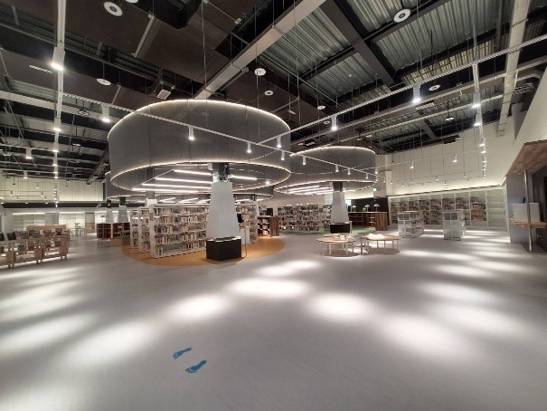 桃市圖青埔智慧科技分館正式啟用 全台首創「機器人預約自助取書區」 01 青埔智慧科技分館完工照片 01 0