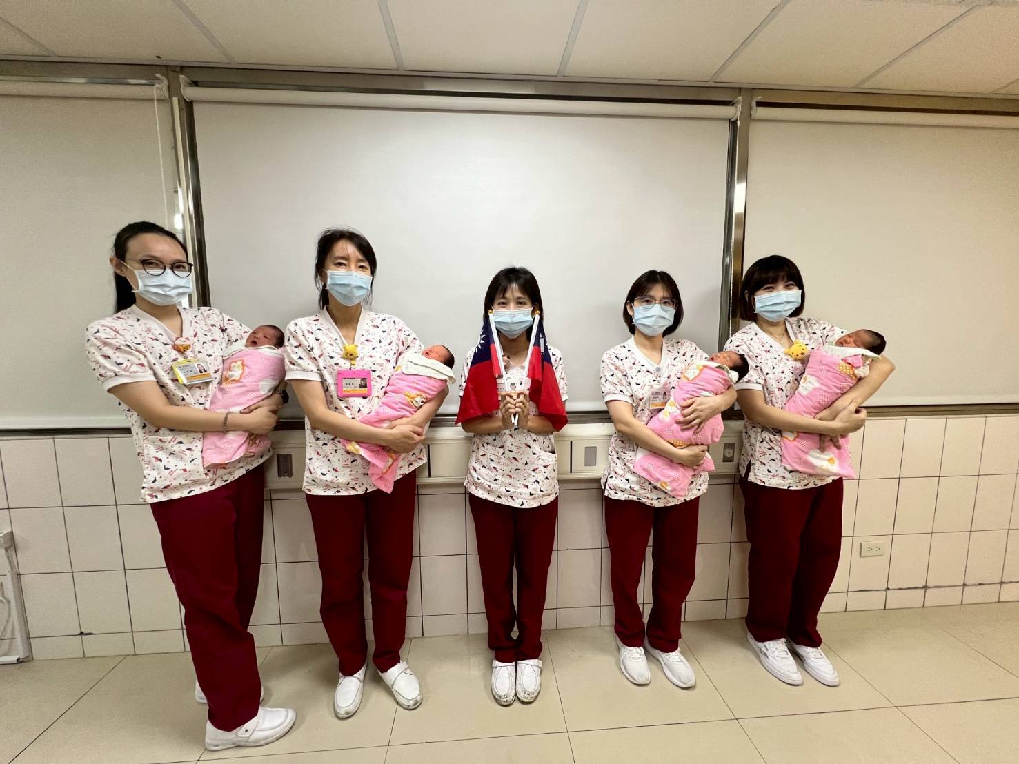宏其婦幼醫院喜迎4位國慶寶寶 桃園生育率續居六都之冠 100016 0