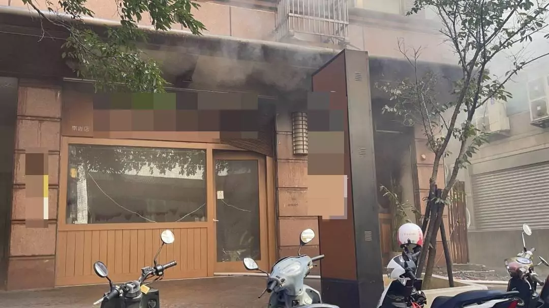 蘆竹店面廚房起火竄濃煙烈焰 1瓦斯行工人燒燙傷送醫 1039285