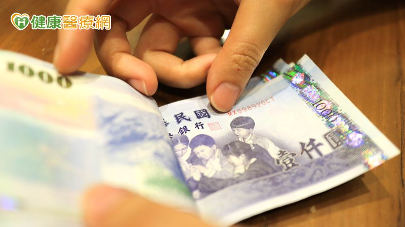 宮廟會計數錢數到「媽媽手」 體外震波幫助擺脫疼痛