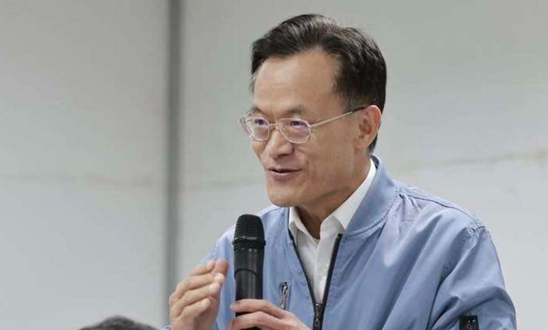 轉頒三等楷模獎章表揚前秘書長詹榮鋒貢獻 張善政:永為市府典範 1760002375527