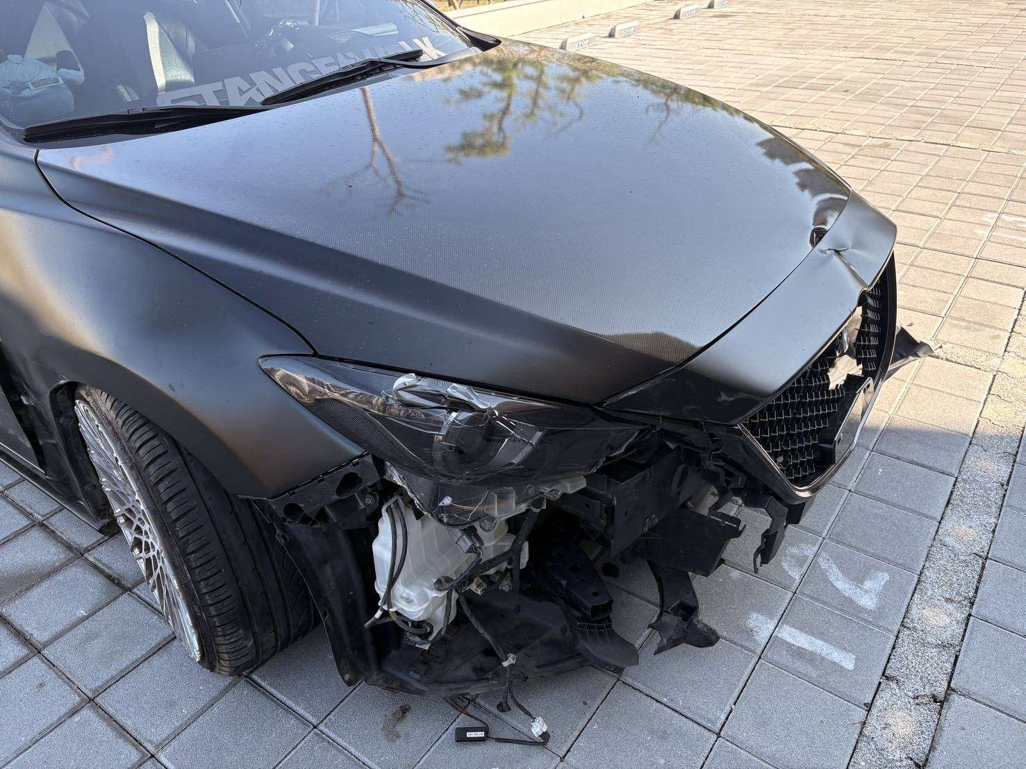 【有片】拒檢街頭追逐!自小客擦撞多車再撞民宅外牆駕駛逃逸 2328618 0