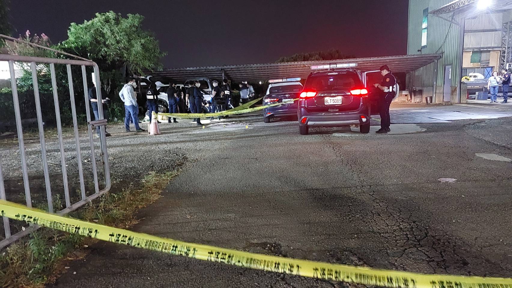 【有片】通緝犯藏桃園拒捕逃竄!妻竟駕車撞警車右腿慘中彈 2332502 0