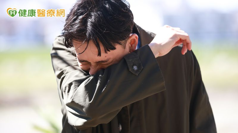 一回南部就狂打噴嚏?醫教你從體內找原因、從根本調理體質