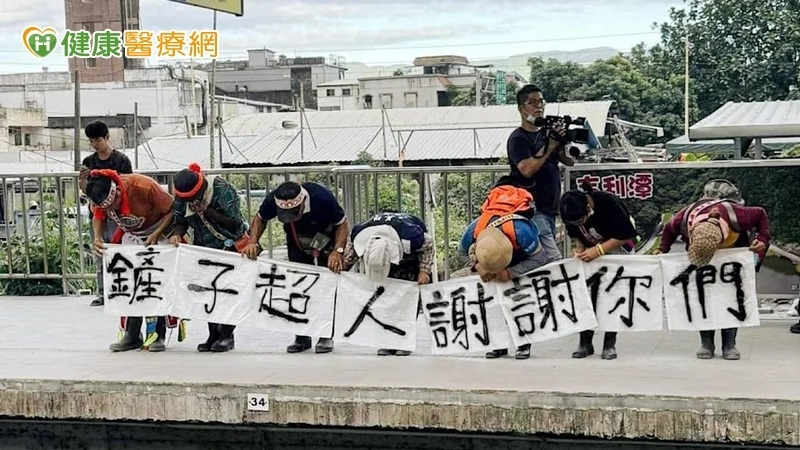 鏟子超人救災別忘了戴口罩!醫呼籲:當心空氣微粒影響呼吸道健康