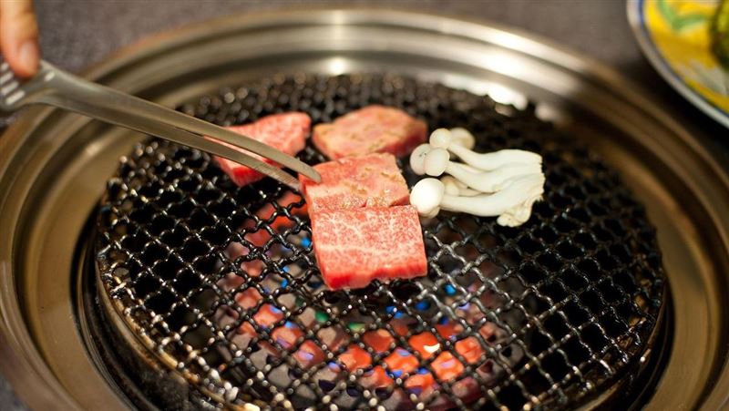愛烤肉別亂烤!醫曝「關鍵烤法」讓致癌風險大降