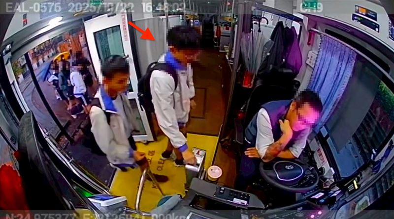 桃客司機打學生丟飯碗 YTR:自找的
