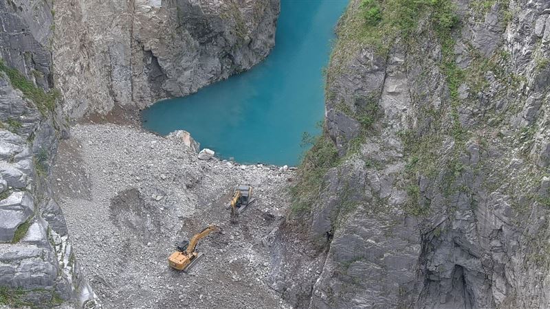 燕子口堰塞湖今引流降水位 林業署籲民眾遠離立霧溪下游