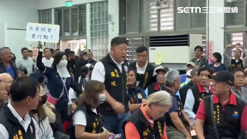花蓮議長踢桌怒嗆傅崐萁排除災民 詹江村質疑他「有前科」