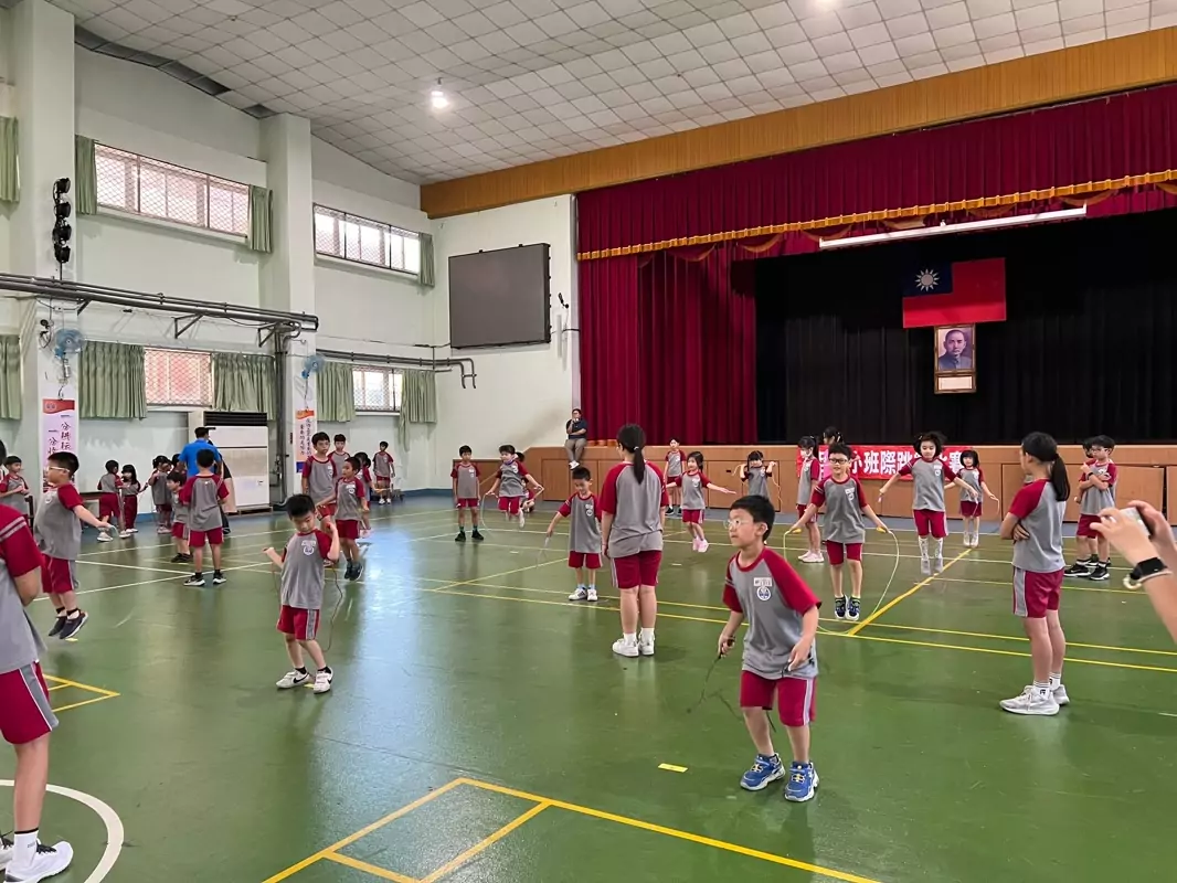 桃園復旦國小班際跳繩比賽活力登場 培養團隊合作精神 545herwdr 4