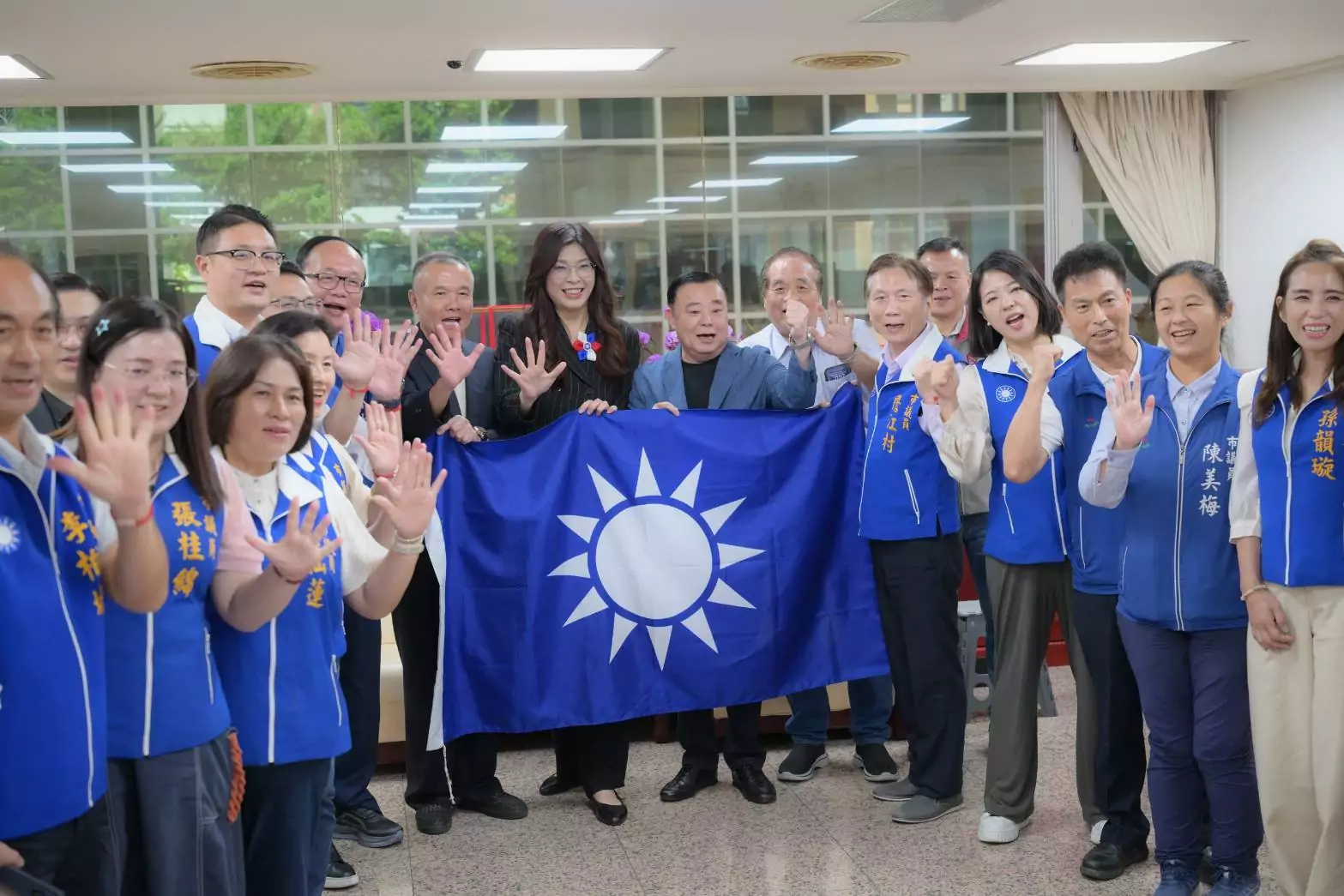 鄭麗文當選國民黨主席 張善政、邱奕勝、詹江村齊聲祝賀盼藍營迎新局面 鄭麗文當選國民黨主席 張善政、邱奕勝、詹江村齊聲祝賀盼藍營迎新局面