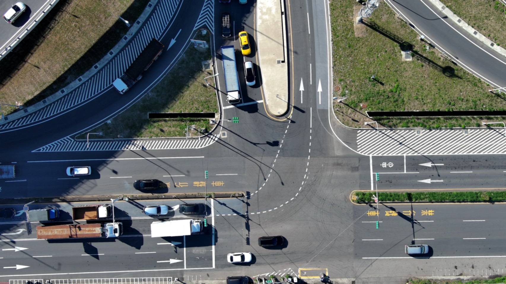 桃園大溪「這處」槽化線塗銷 改左轉專用道提升行車效率 566gwr 1