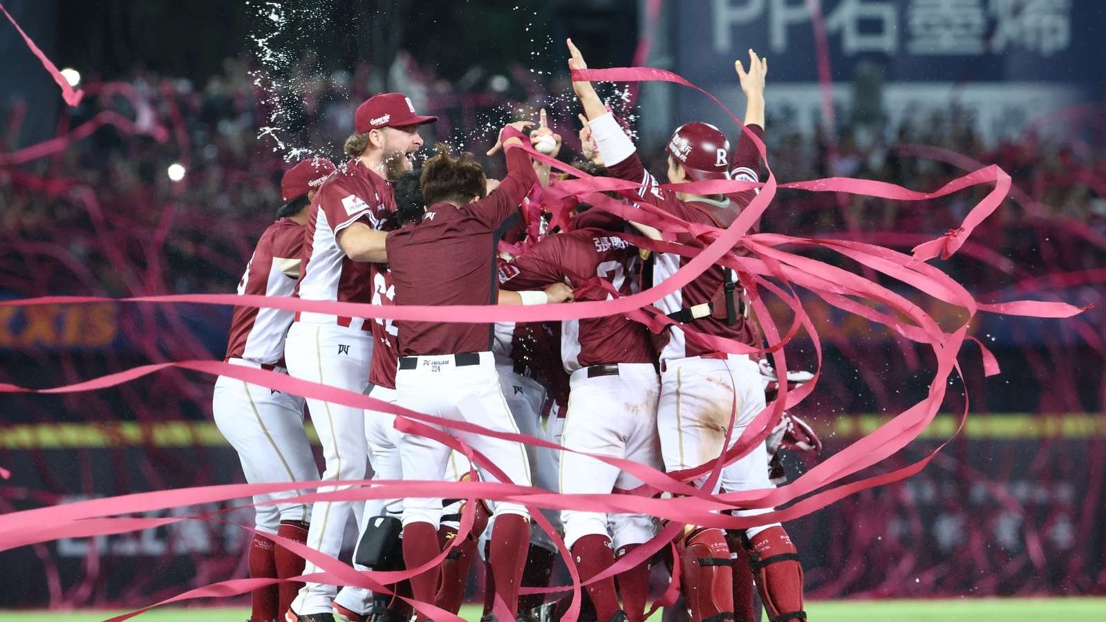 慶祝樂天桃猿總冠軍!小人國優惠大放送 持台灣大賽門票免費入園