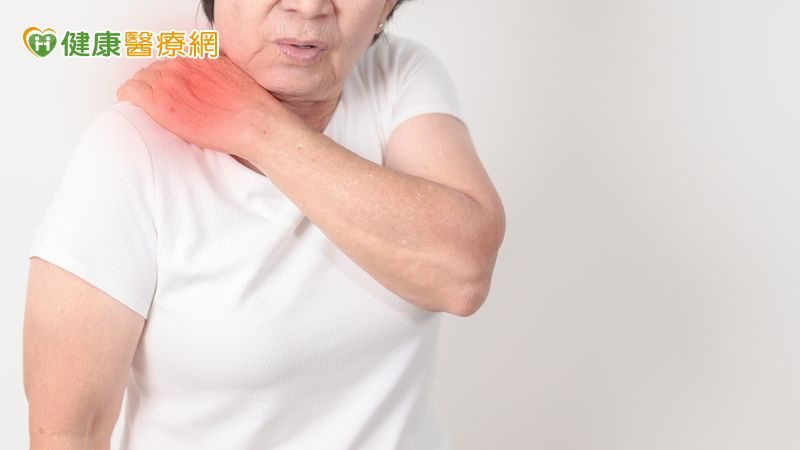 上班族要看!呼吸也會影響肩頸痠痛!「橫膈膜呼吸」穩定肩胛骨