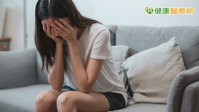 一直陷入同樣困境?專家教你從「剖析感受」開始打破循環