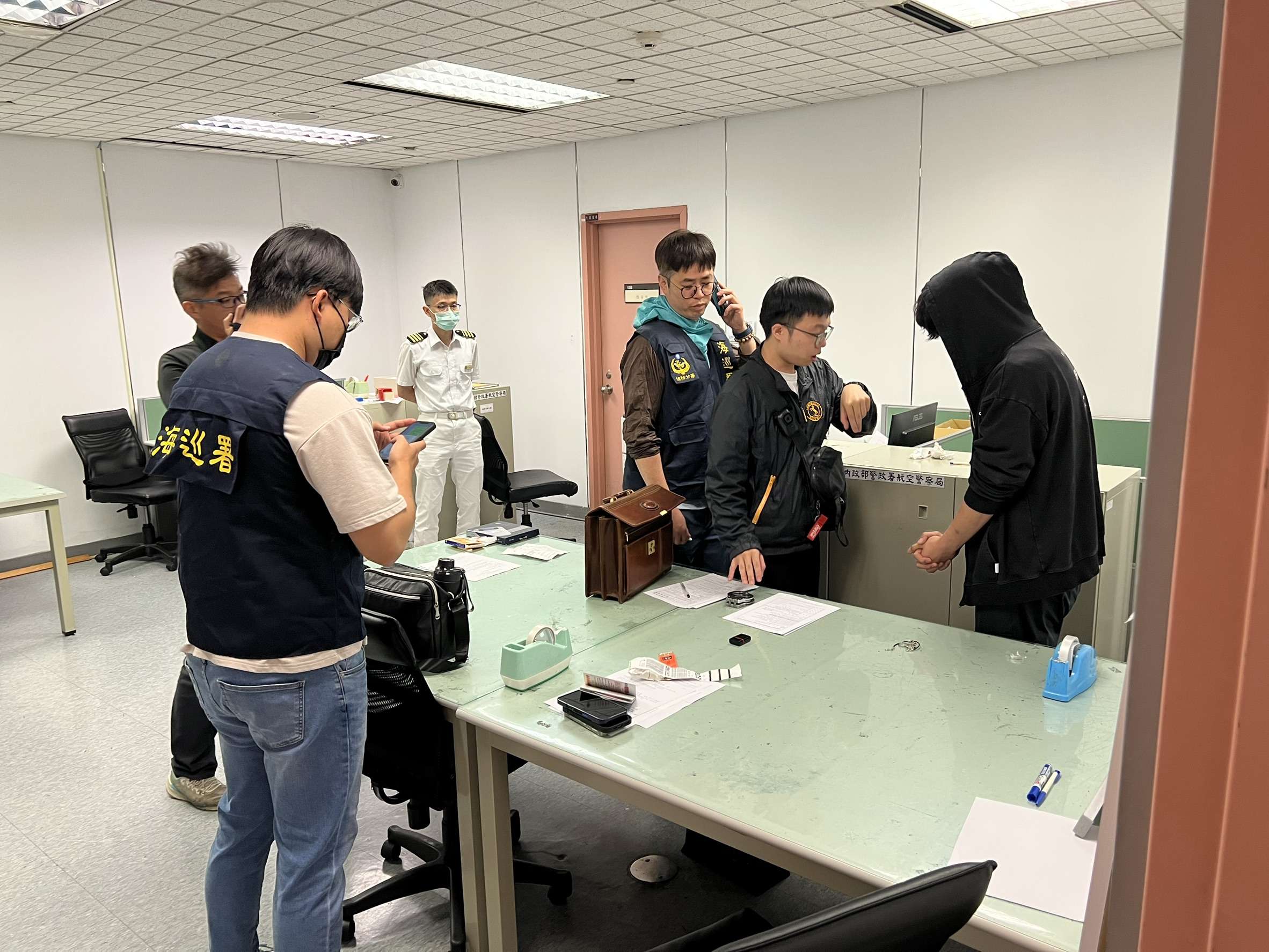 行李藏大麻軟糖闖關失敗 男子桃園機場入境被逮 656fgwr 2