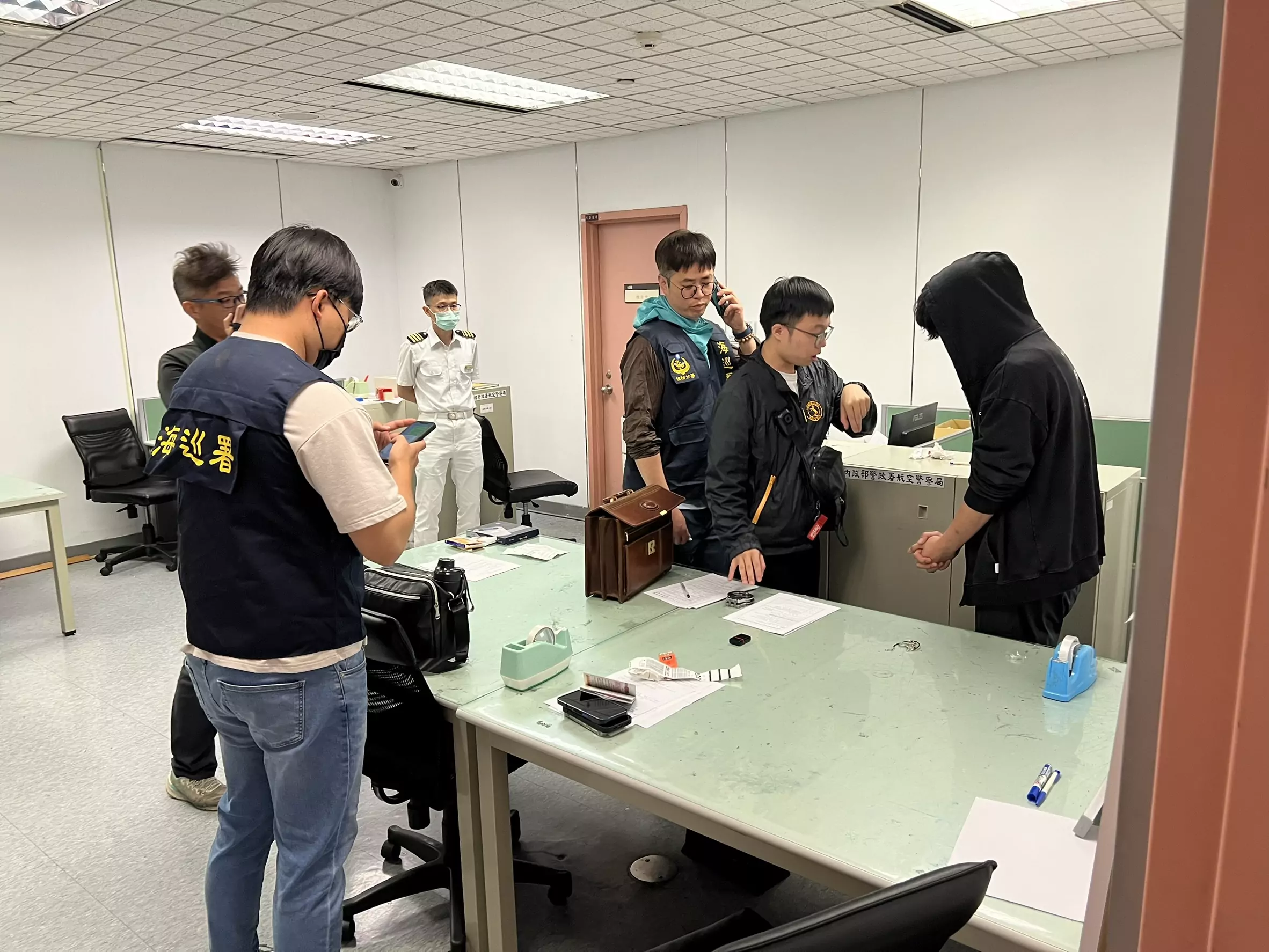 行李藏大麻軟糖闖關失敗 男子桃園機場入境被逮 656fgwr 2