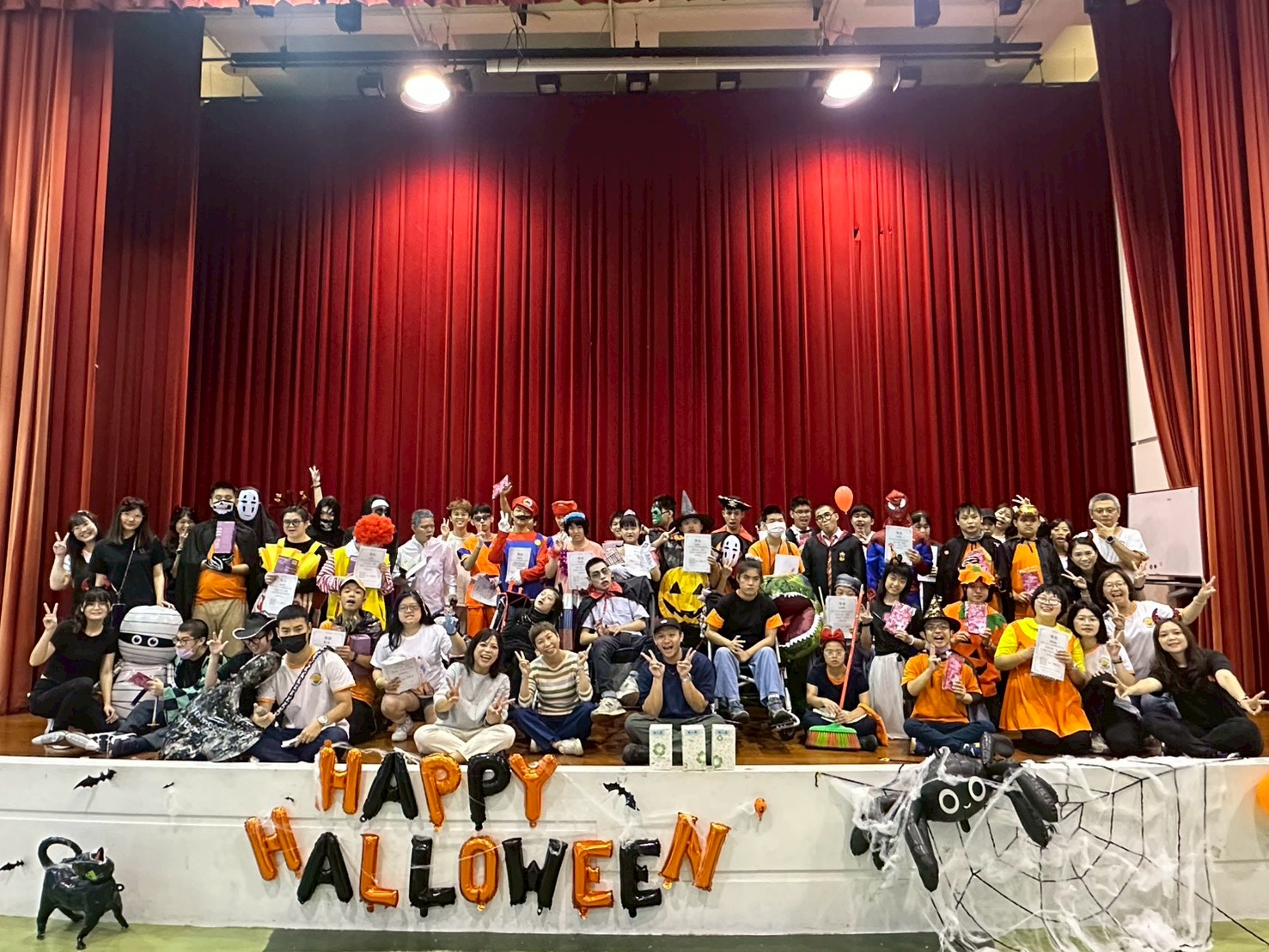 樂作創益協會「萬聖節變裝走秀」溫馨登場 樂兒展現自信與創造力 6596wr