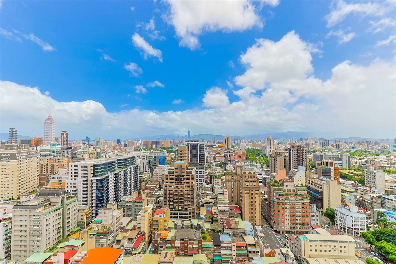 寒冬未退!六都9月房市交易「天龍國以外全跌」 Q4走向房仲這樣看