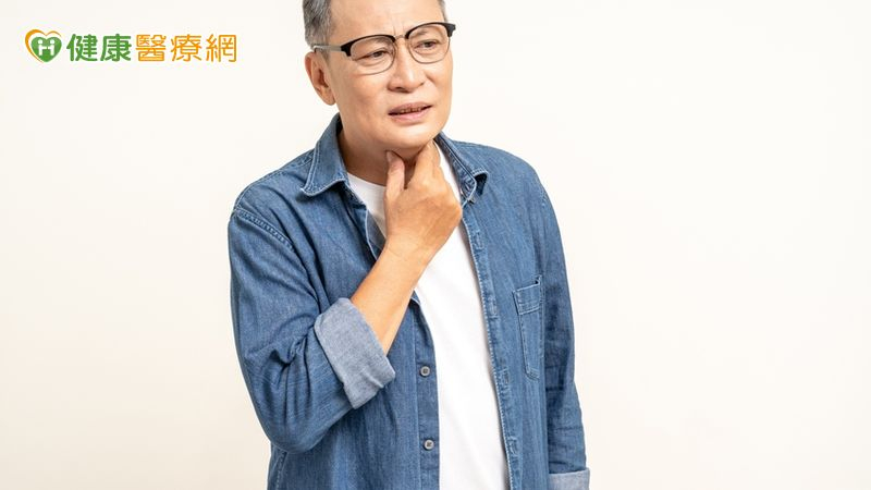 胸痛半天誤當心肌梗塞　竟是魚刺卡在食道裡