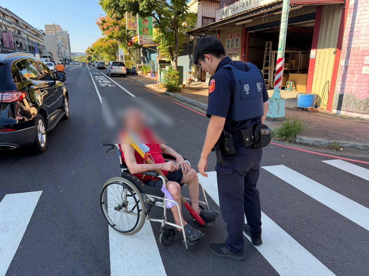 想去花蓮救災!平鎮失智翁不顧家人勸阻 坐輪椅偷溜出門卻累倒路邊 724865 0
