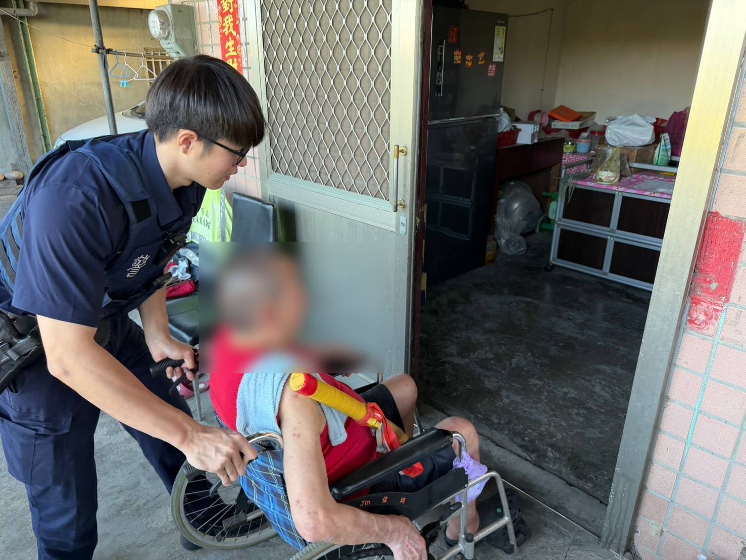 想去花蓮救災!平鎮失智翁不顧家人勸阻 坐輪椅偷溜出門卻累倒路邊 724867 0