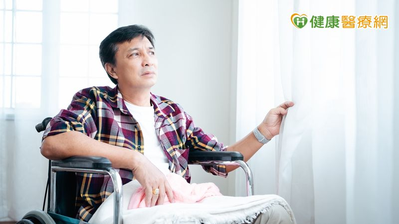 中風患者「重複經顱磁刺激」治療 重拾生活自理能力!