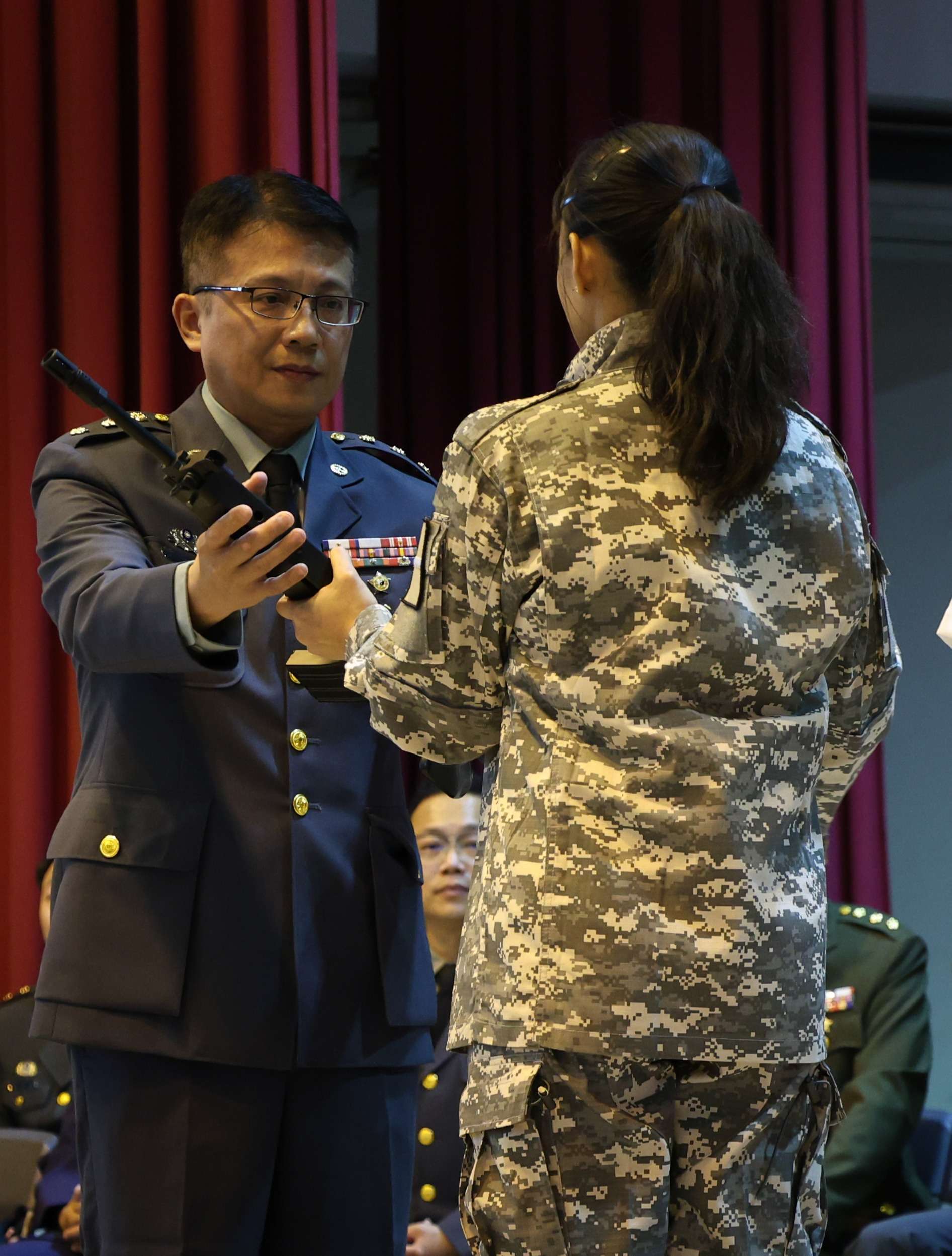 清華高中國軍專班開訓授槍 培育青年成國防即戰力 IMG 9667