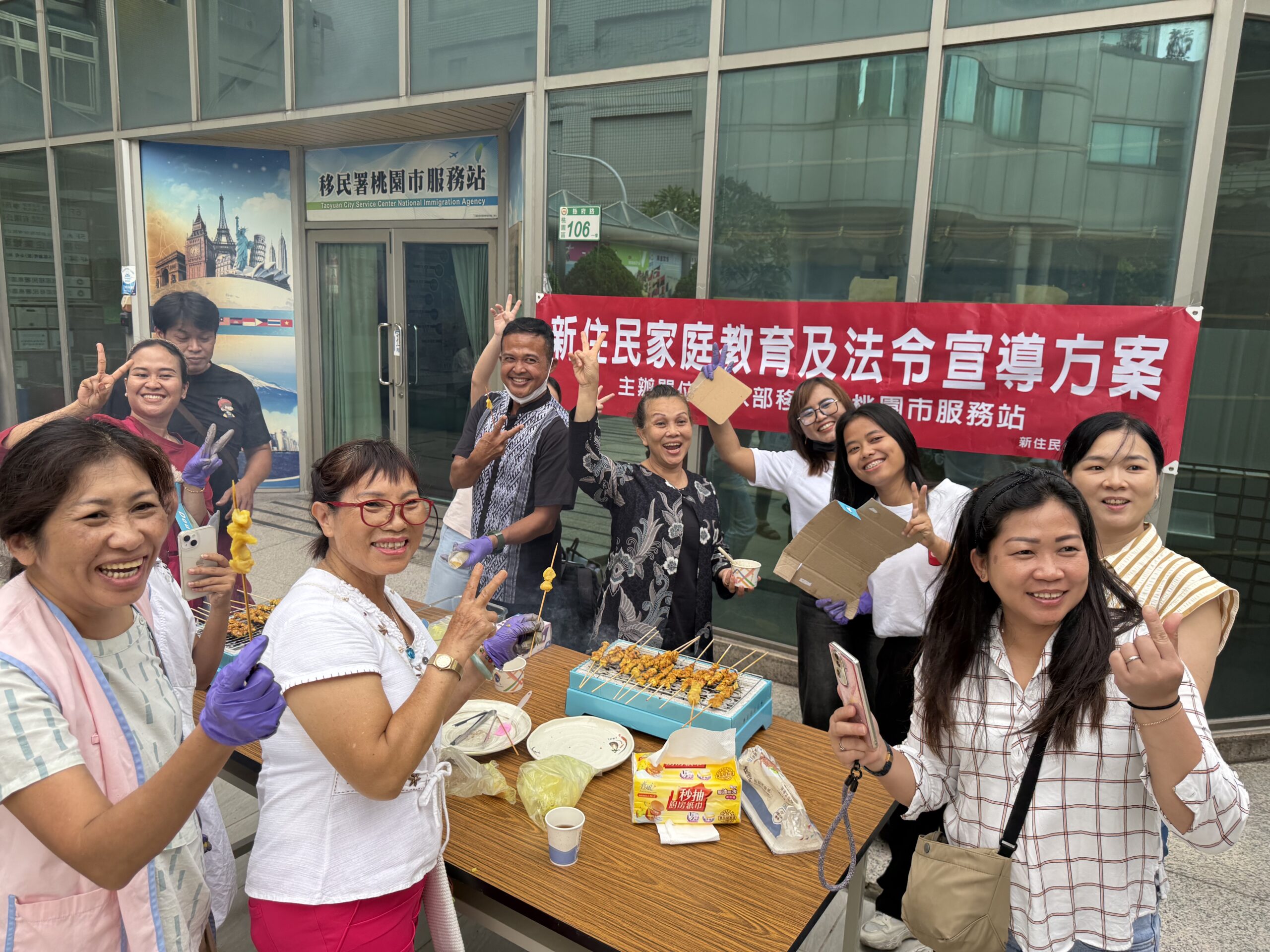移民署桃園站邀印尼新住民開講 動手做烤沙嗲雞肉串 S 102375434 scaled