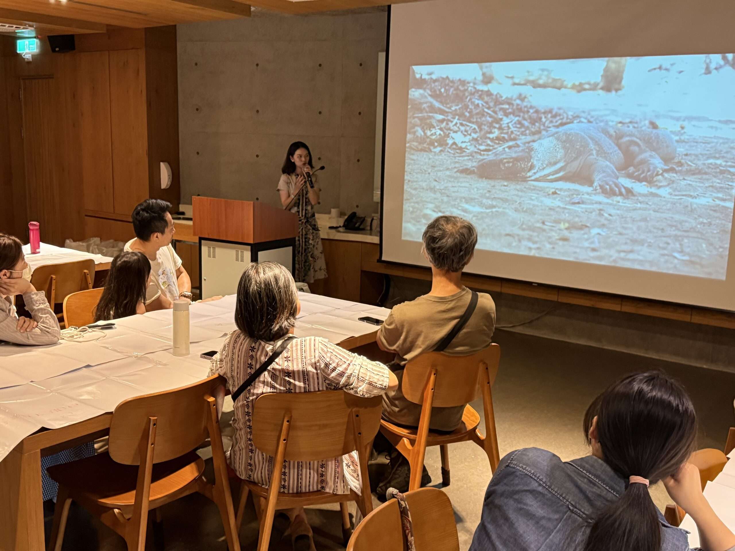 移民署桃園站「探索印尼神秘之島」講座登場 學員體驗手作蠟染小錢包 S 104701965 scaled