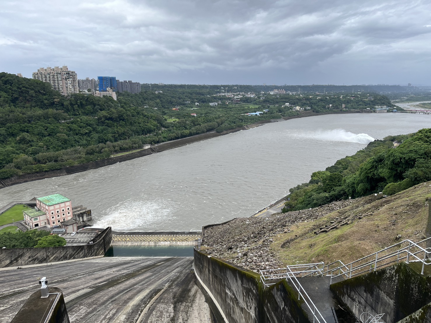 北台灣豪雨不斷 北水分署:桃園石門水庫進帳8050萬噸 S 23552052 0