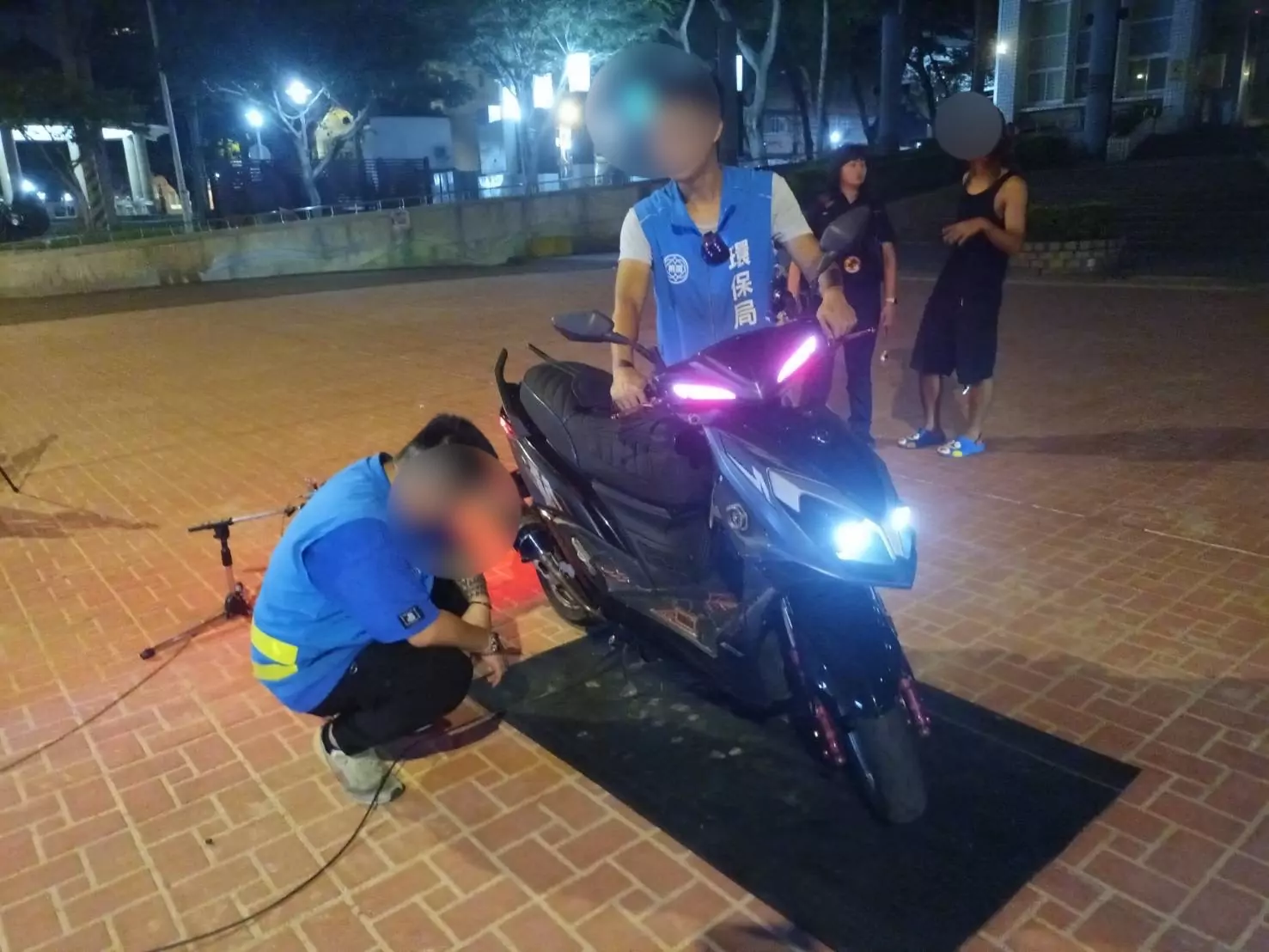 龜山警攜手環保局聯合稽查 嚴打噪音車守護社區安寧 龜山警攜手環保局聯合稽查 嚴打噪音車守護社區安寧