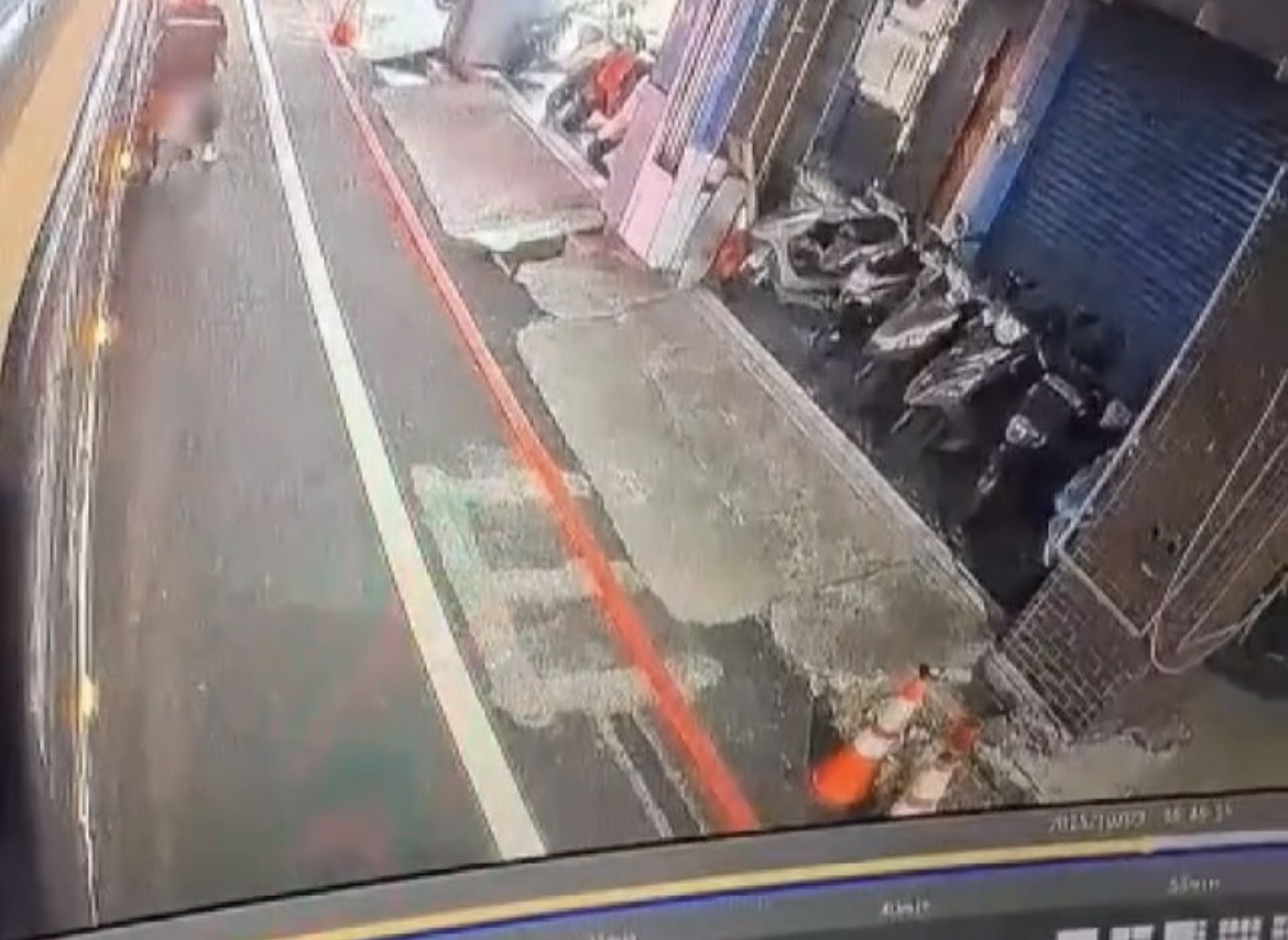 桃園男子酒駕擦撞公車還想逃 酒測值1.12當場跌倒兩次 S 45334533