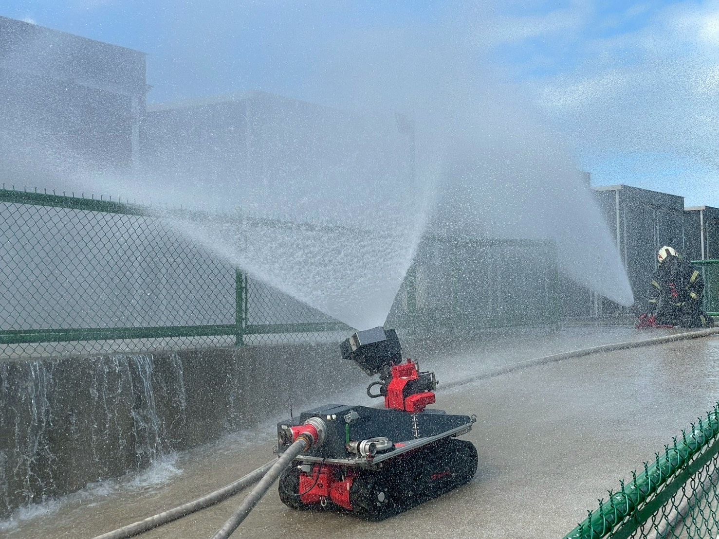 大園消防分隊前進大同電纜廠區 舉辦鋰電池火災搶救演練 S 55033944 0