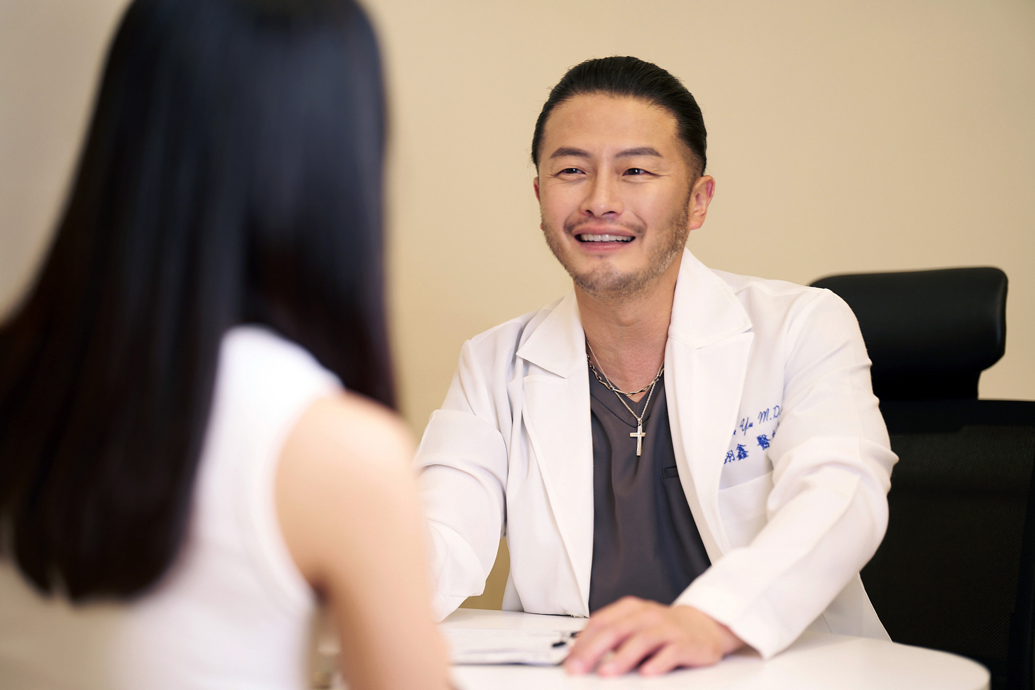 不做模板美!結合藝術美學與專業醫學 尤詡鑫醫師打造專屬質感醫美診所 S 69582994