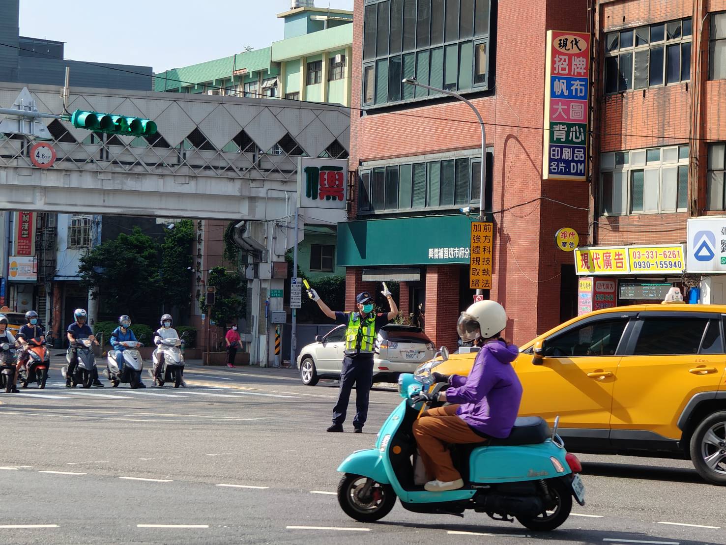 桃園萬聖城光復節連假登場 桃警鼓勵民眾搭乘免費接駁車