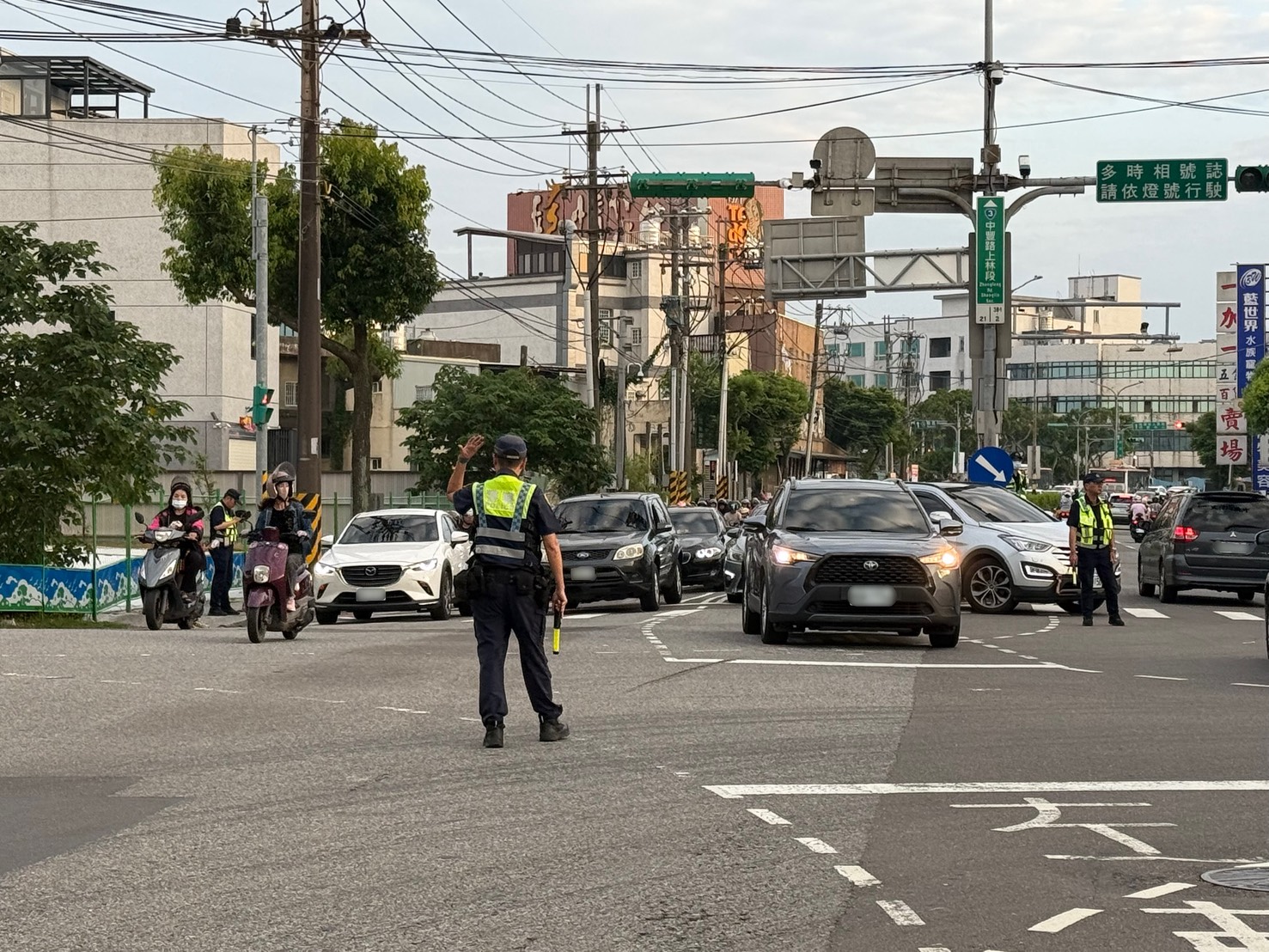 大龍門鱻漫遊嘉年華連假吸人潮 龍潭警曝周邊替代道路 S 7110671 0