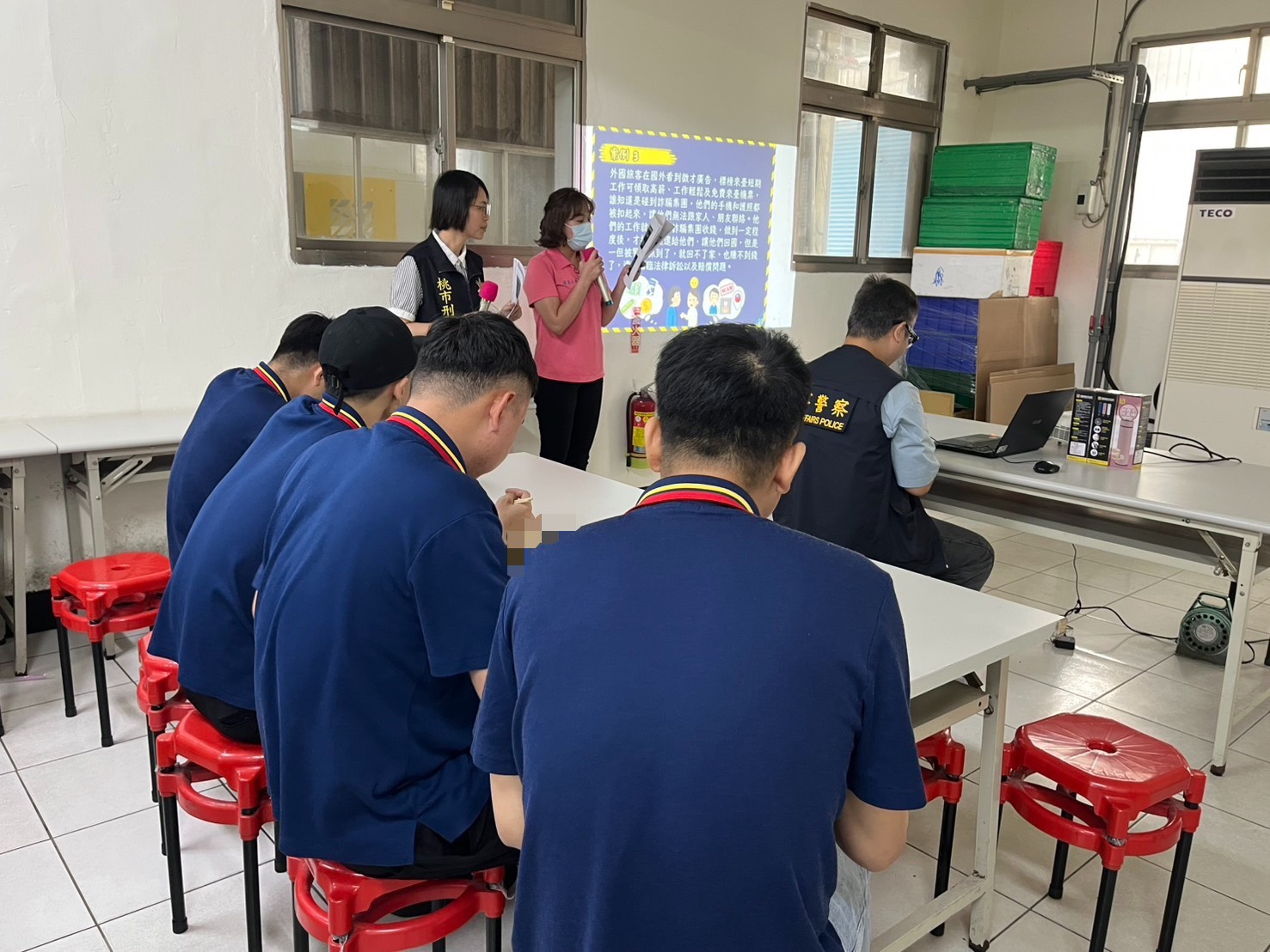 楊梅警前進人力公司反詐 母語宣導傳授移工法律觀念 S 76832818 0