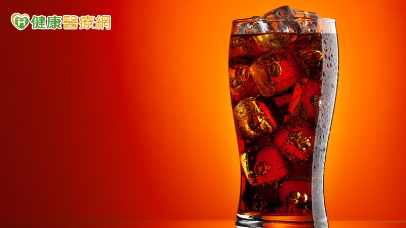 喝可樂會殺精?醫解惑:別信都市傳說 事後沖洗反增私密處感染風險