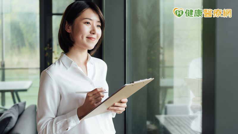 不靠外界掌聲 也能感到滿足的祕訣:自我回饋練習法