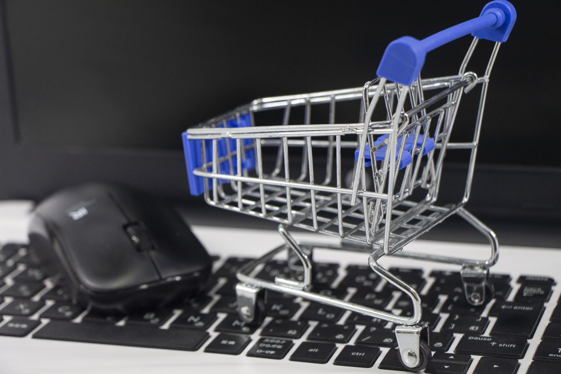 連江男貪方便「淘寶買25公斤偽農藥」 觸法認罪判緩刑