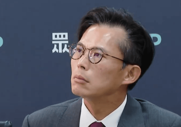 黃國昌擬選新北市長 布局不受狗仔風波影響!白議員:正在找競辦