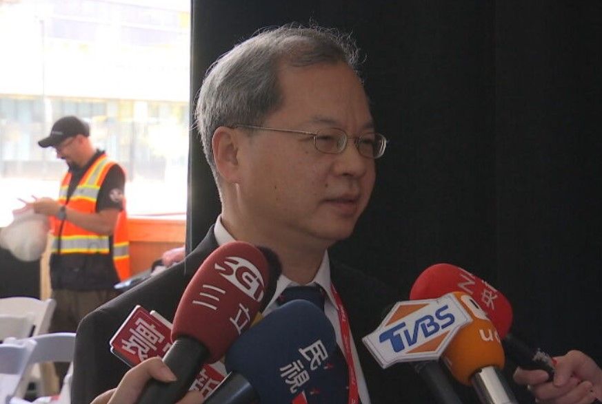 昌遭爆狗仔團最多12人 府院黨高層中招3/今年6月曾遭狗仔跟監 龔明鑫證實:司機發現後報警